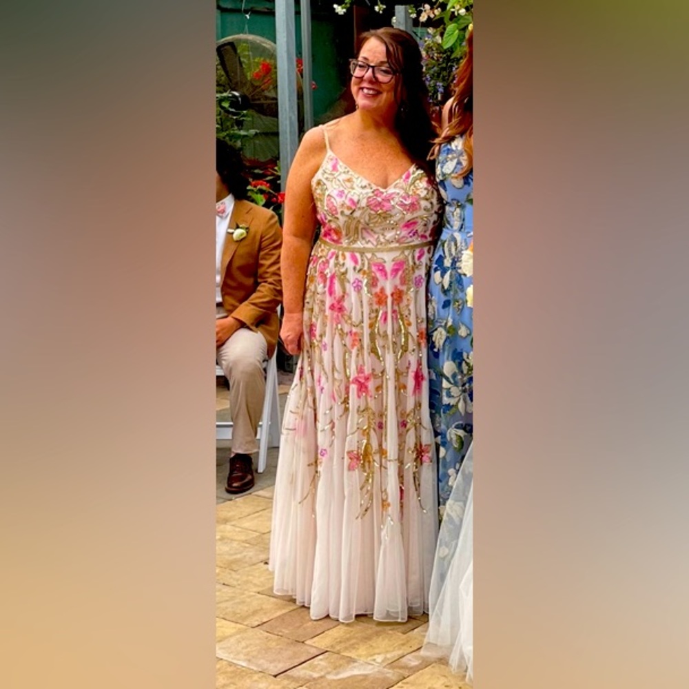 MOB gown by MacDuggal worn for 4 hours. Altered length In 3&1/2 in heels I’m 5’8